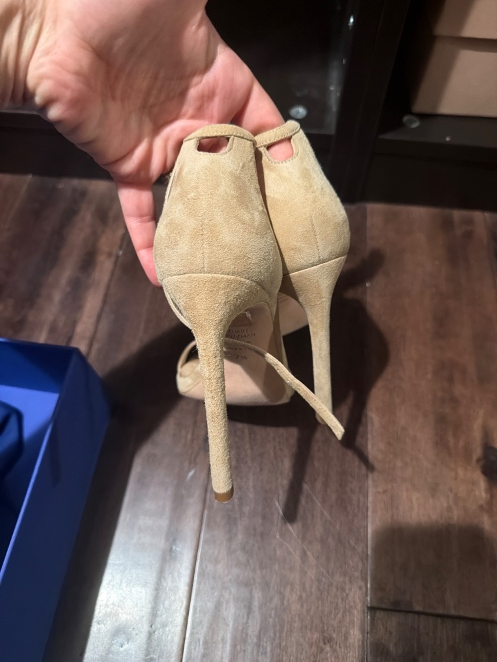 Sandals - Picture 3 of 4